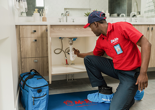 Toilet and fixture plumbing service